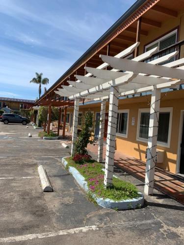 Sandyland Reef Inn in Carpinteria, USA