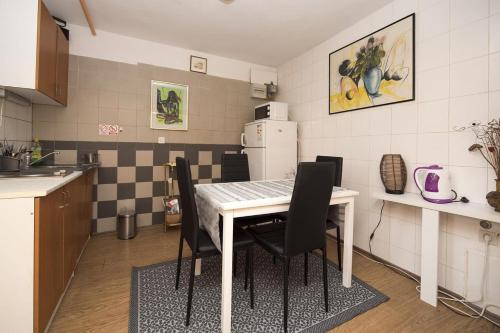 Apartments with a parking space Split - 7564 - image 7
