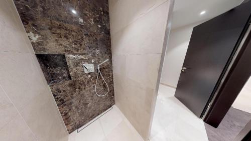 White Pearl Apartment 0.01 - image 5