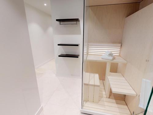 White Pearl Apartment 0.01 - image 3