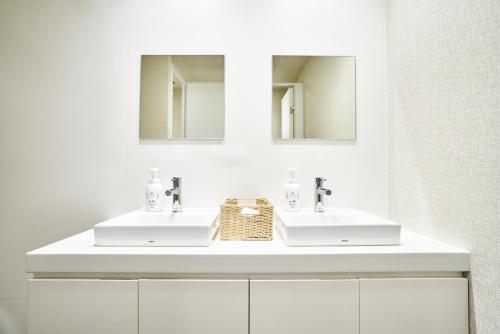 &And Hostel Hommachi East Room Type - Double Room with Shared Toilet