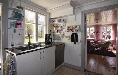 virtuve, Lovely Home In Sollebrunn With Wifi in Sollebrunn