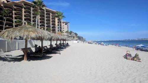 Beach, 2BR 2 BA Sonoran Sea 407-E in Sandy Beach