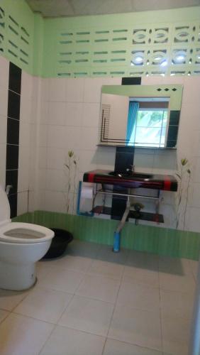 Bathroom, Hill Tribe Art House...Lahu & Akha Homestay in Mae Yao