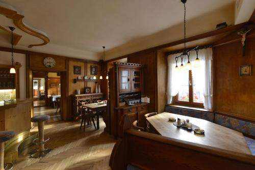 Restaurant, Gasthof Sonne in Imst