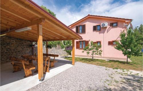  Two-Bedroom Apartment in Pridraga in Pridraga