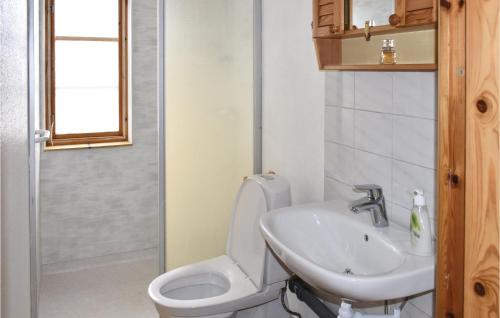 Badrum, 0-Bedroom Holiday Home In Borrby in Simrishamn