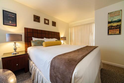 The Vendange Carmel Inn & Suites