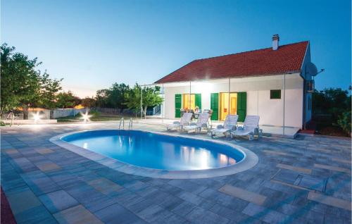 Awesome Home In Lozovac With 3 Bedrooms, Wifi And Outdoor Swimming Pool - Lozovac