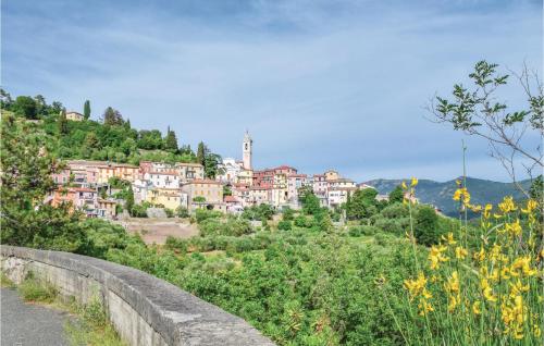  Two-Bedroom Holiday Home in Castiglione Chiavarese, Pension in Castiglione Chiavarese