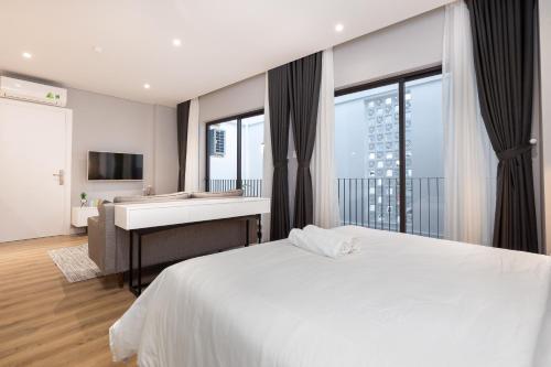 Studio Apartment image 8