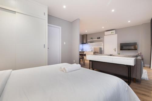 Studio Apartment image 9