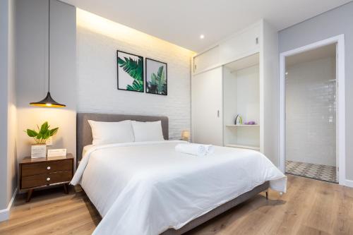 Studio Apartment image 6