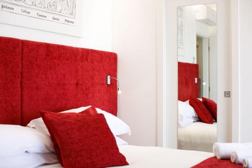 Le Muse Suite Room Type - Deluxe Suite with Sea View