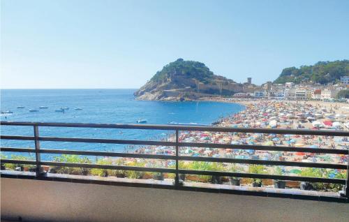 Stunning apartment in Tossa de Mar with 3 Bedrooms and WiFi - Apartment - Tossa de Mar