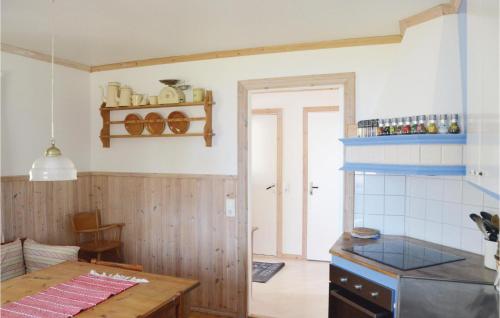 Kitchen, Stunning Home In Nordmarkshyttan in Storebro