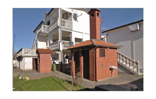  One-Bedroom Apartment in Privlaka, Ferienwohnung in Privlaka