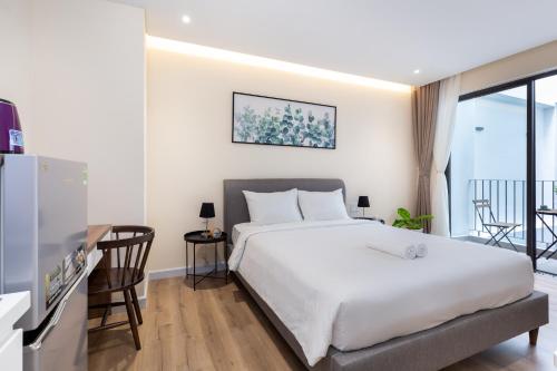 Studio Apartment image 6