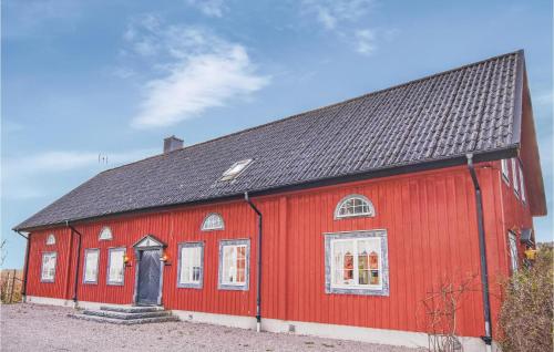 Stunning home in Tidaholm with 5 Bedrooms, Sauna and WiFi