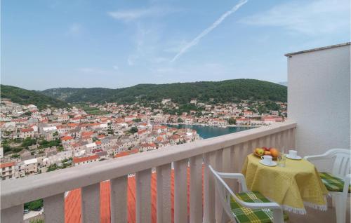  Apartment Pucisca with Sea View II, Pension in Pučišća