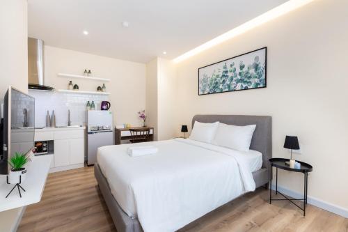 Studio Apartment image 5