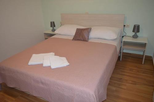 FourM - image 8