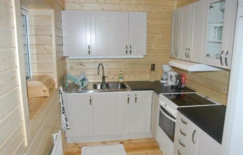 virtuve, 3 Bedroom Stunning Home In Mellerud in Asensbruka