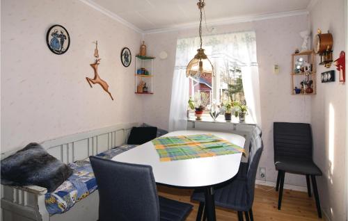 Kitchen, Awesome Home In Sjotorp With Wifi in Sjötorp