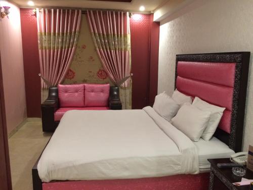 Hotel The Leschanze – Lahore, WI
