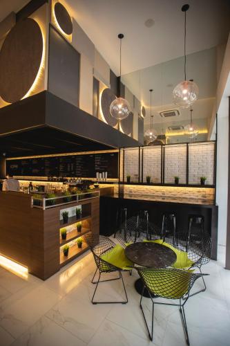 Food and beverages, Residence 26 in San Chaung