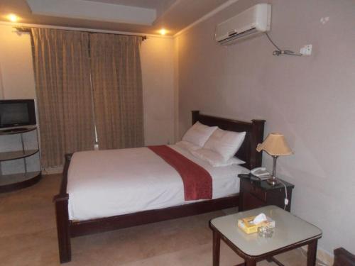 Hotel The Leschanze – Lahore, WI