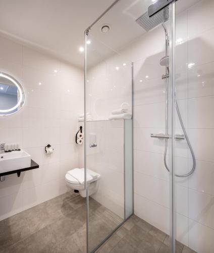 Standard Triple Room image 5