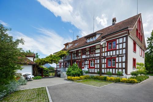 Historische Residenz Lindeneck in Güttingen, Schweiz