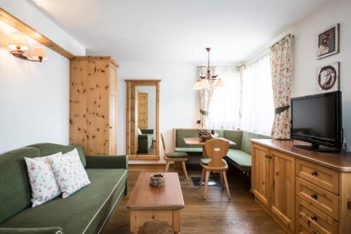 1 double bed, 1 sofa bed