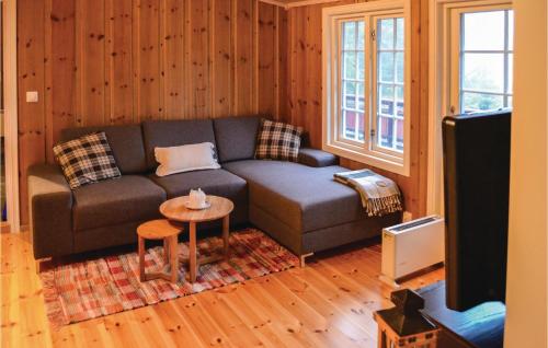 Three-Bedroom Holiday Home In Sjusjoen in 斯幽斯耶恩