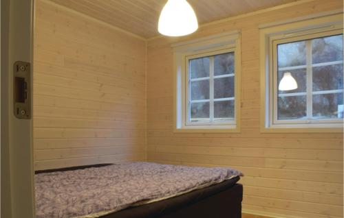 Three-Bedroom Holiday Home in Farsund in 플렉케프조드