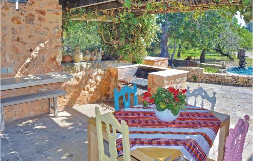  Nice Home In Pòrtol With Kitchen in Pòrtol