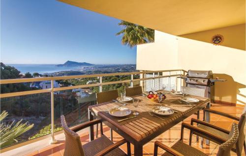 Stunning Home In Altea With 3 Bedrooms, Wifi And Outdoor Swimming Pool