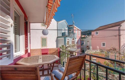  Three-Bedroom Apartment in Miholascica, Pension in Miholašćica