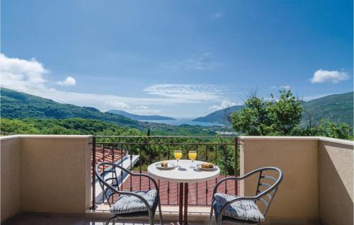 Exterior view, Beautiful Home In Igalo in Ratisevina