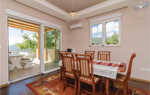 Kitchen, Beautiful Home In Igalo in Ratisevina