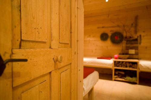 n Apartments Hotel - image 8