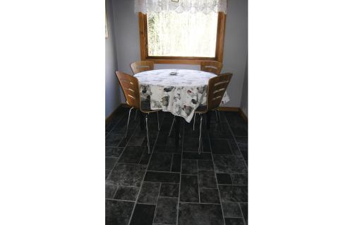 virtuve, 2 Bedroom Stunning Home In Unnaryd in Unnarida