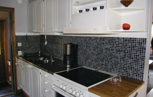 virtuve, 2 Bedroom Stunning Home In Unnaryd in Unnarida