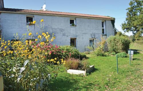 2 Bedroom Lovely Home In St Avaugourd Des Lande - Location saisonnière - Saint-Avaugourd-des-Landes