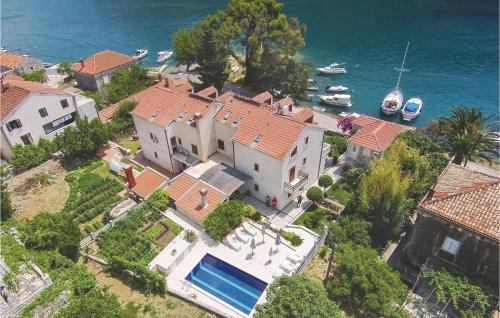 Stunning Home In Mokosica With 6 Bedrooms, Wifi And Outdoor Swimming Pool - Mokošica