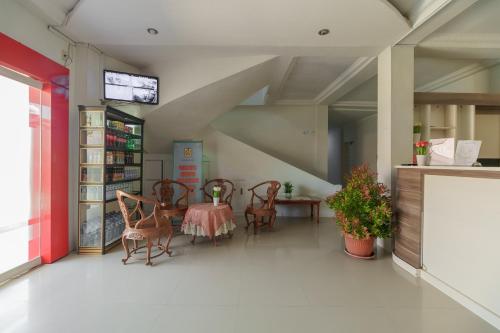 Vestibule, RedDoorz Syariah @ Panglima Nyak Makam Aceh near Aéroport international Sultan Iskandar Muda