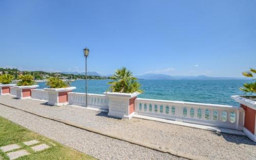  VILLA GARUTI VILLAGE in Padenghe sul Garda