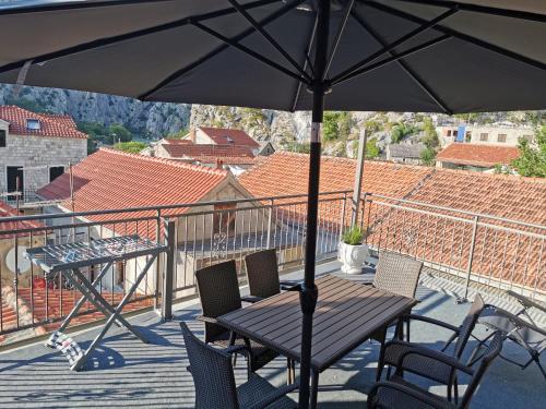  Explore old town and all the beauties in Omiš staying at Apartment Olmissum in Omiš