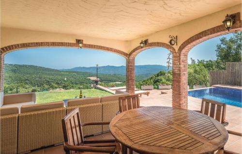 Vista exterior, Beautiful home in Sant Miquel dAro with 4 Bedrooms, WiFi and Outdoor swimming pool in Romanyá De La Selva